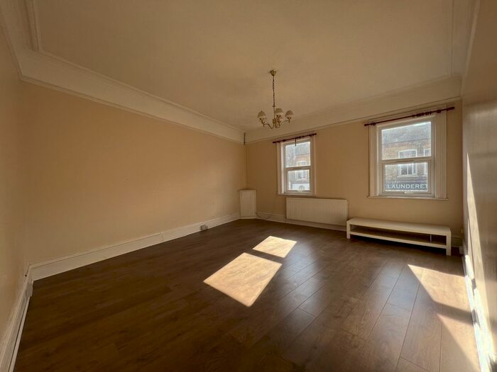 2 Bedroom Flat To Rent In King Street, Southall, Greater London, UB2