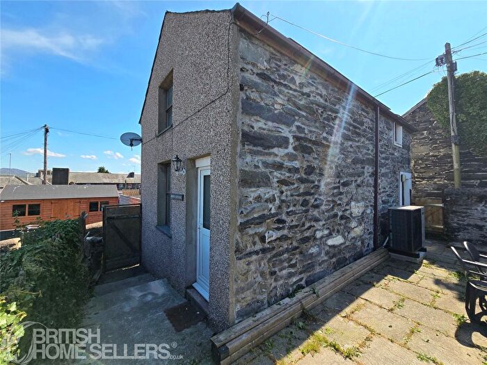 2 Bedroom Detached House For Sale In Porthmadog, Gwynedd, LL49