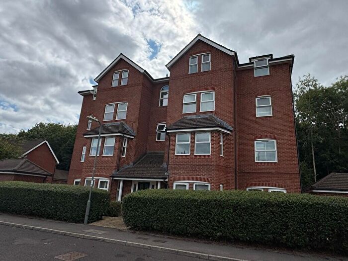 2 Bedroom Flat To Rent In Oceana Crescent, Basingstoke, Hampshire, RG22