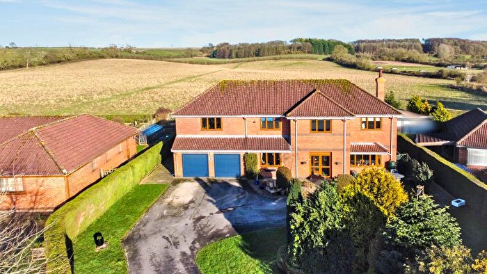 4 Bedroom Detached House For Sale In Glebe Close, Donington-On-Bain, LN11