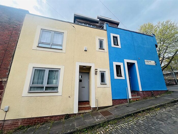 2 Bedroom Terraced House To Rent In Alfred Hill, Bristol, BS2