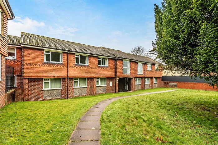 2 Bedroom Maisonette For Sale In Griffin Way, Great Bookham, KT23