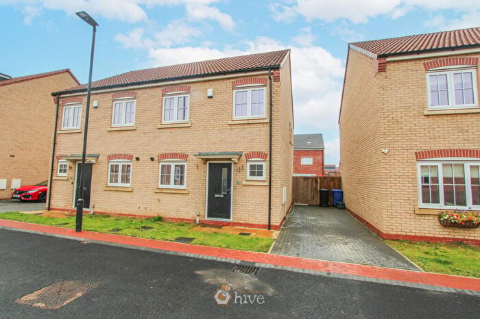 3 Bedroom Semi-Detached House For Sale In Hartshorn Road, Armthorpe, Doncaster, DN3