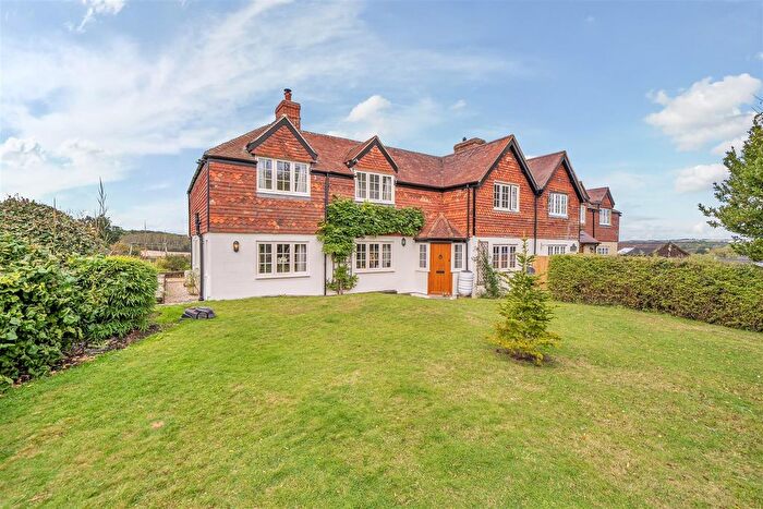 4 Bedroom Country House For Sale In Harringe Lane, Sellindge, Ashford, TN25