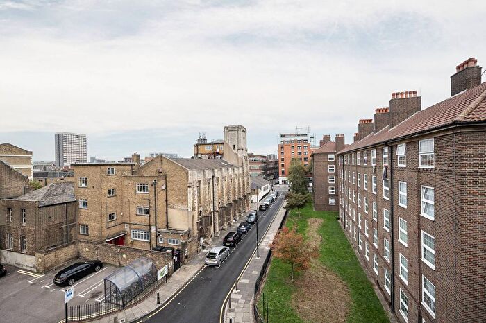 2 Bedroom Flat For Sale In Newcourt House, Pott Street, Bethnal Green, London, E2