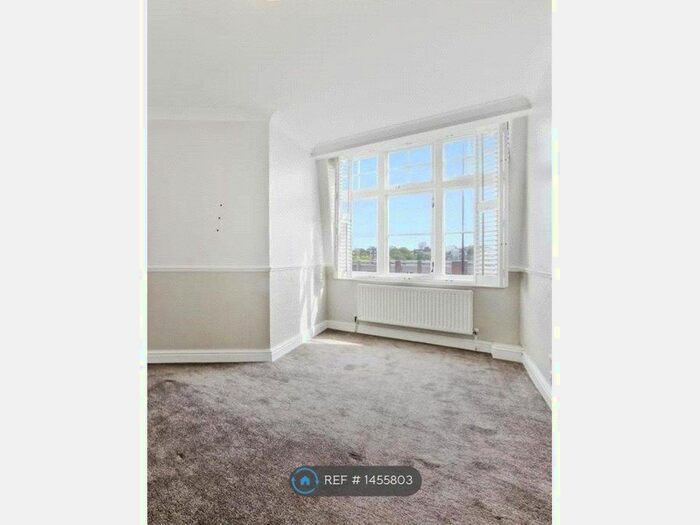 2 Bedroom Flat To Rent In Winston Court, Bromley, BR1