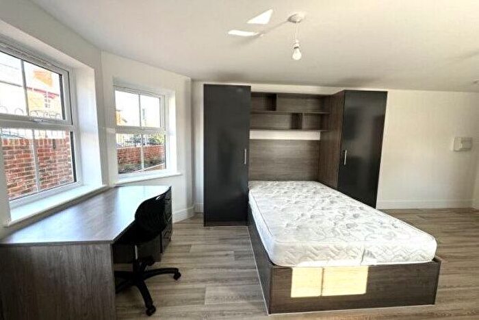 1 Bedroom Flat To Rent In Charndon Close, Reading, RG2