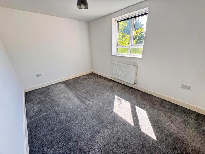 2 Bedroom Apartment To Rent In Blockers Court, Kingham Way, LU2