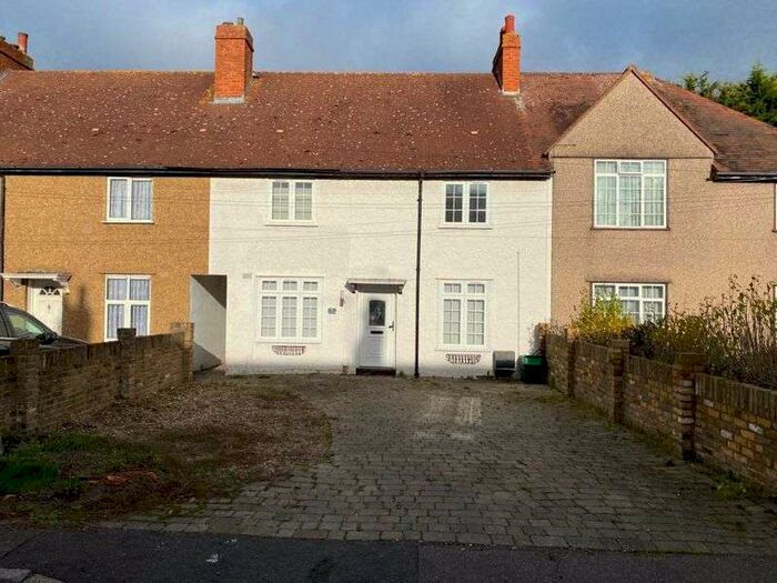 3 Bedroom Property To Rent In Bromley - 1850, BR2