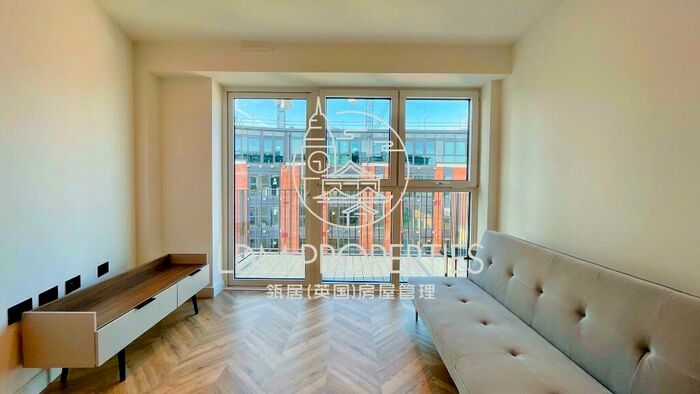 1 Bedroom Flat To Rent In Tryon House, Royal Exchange, Kingston Upon Thames, London, KT1