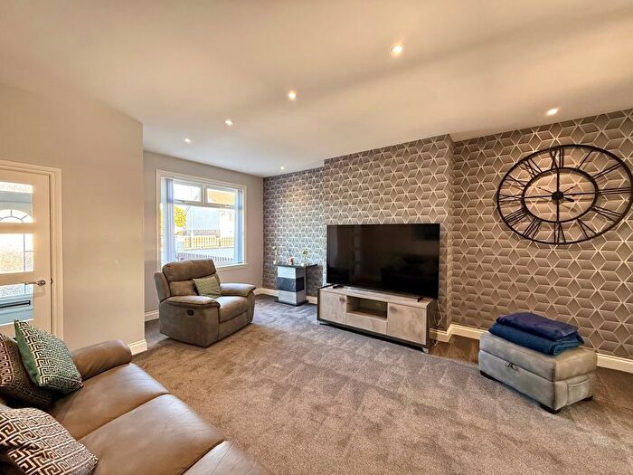 2 Bedroom Cottage For Sale In Broomknowe, Dalmellington, KA6