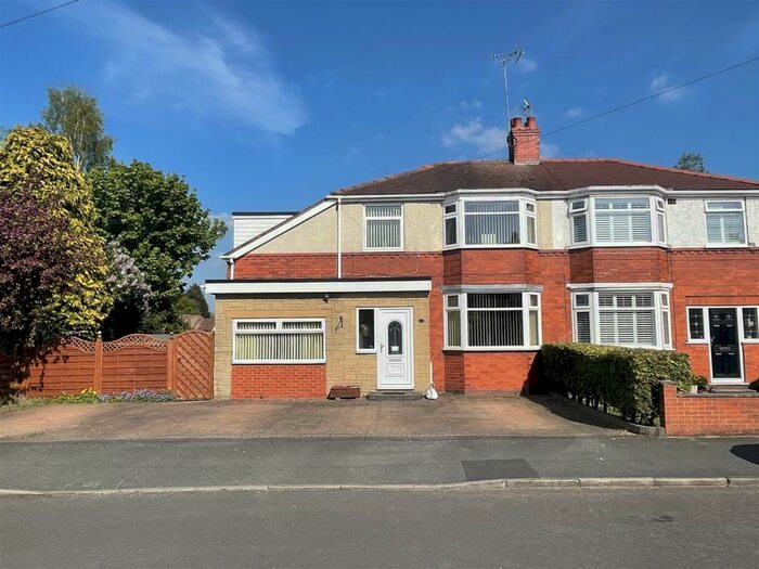 5 Bedroom Semi-Detached House For Sale In Fairholme Road, Davenham, Northwich, CW9