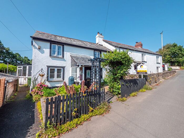2 Bedroom Semi-detached House For Sale In Horslett Hill, Clawton, EX22