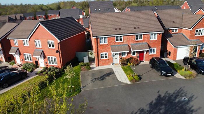 3 Bedroom Semi Detached House For Sale In Frankies Lane, Bedworth, CV12