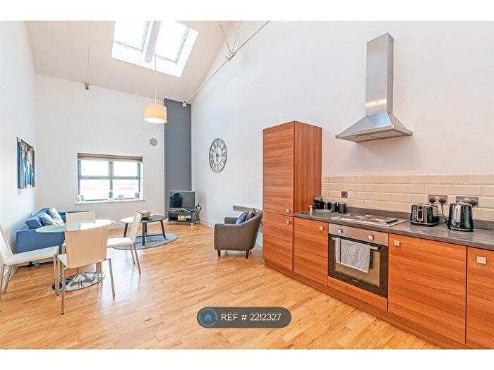 2 Bedroom Flat To Rent In Central Way, Warrington, WA2