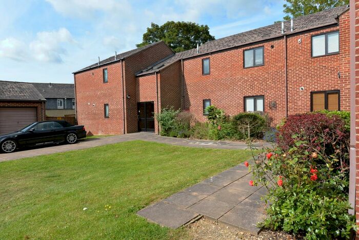 1 Bedroom Flat To Rent In Webbs Close, Wolvercote, OX2