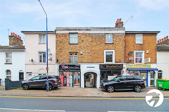 2 Bedroom Terraced House To Rent In Wrotham Road, Gravesend, Kent, DA11