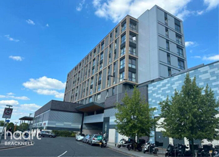 1 Bedroom Apartment To Rent In The Ring, Bracknell, RG12