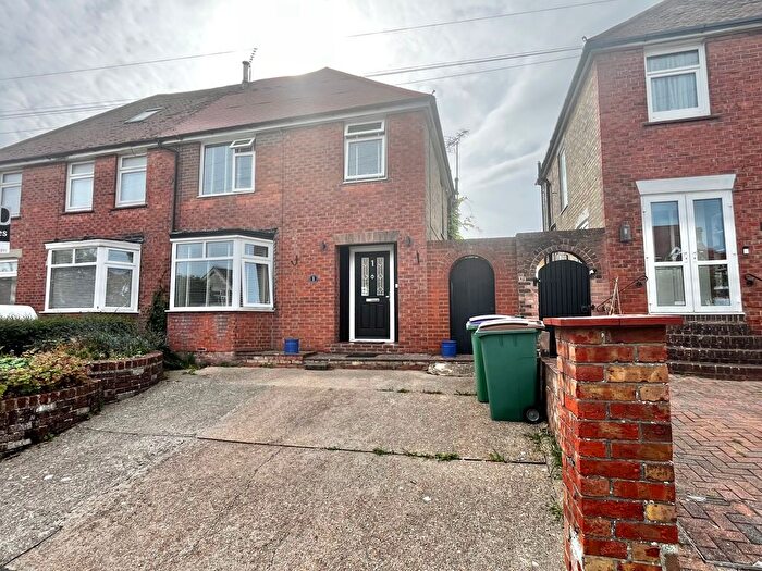 3 Bedroom Semi-Detached House For Sale In Dolphins Road, Folkestone, CT19