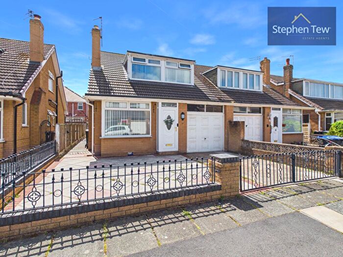 4 Bedroom Semi Detached House For Sale In Glencross Place, Blackpool, FY4