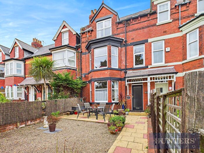 6 Bedroom Terraced House For Sale In Columbus Ravine, Scarborough, YO12