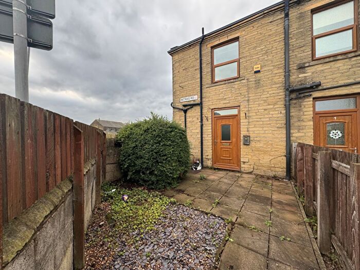 3 Bedroom Terraced House To Rent In Killinghall Road, Bradford, West Yorkshire, BD2