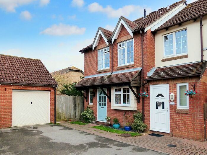 3 Bedroom End Of Terrace House To Rent In Buttermere Way, Littlehampton, BN17