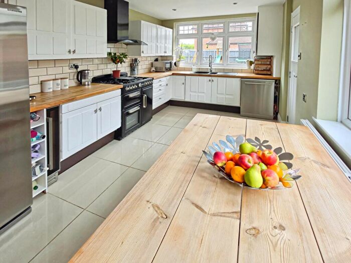 4 Bedroom Detached House For Sale In Main Road, Northampton, NN5