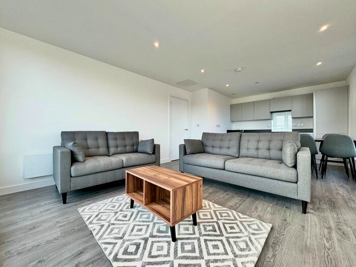 3 Bedroom Flat To Rent In Willow Road, Leeds, LS4