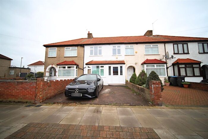 3 Bedroom Terraced House To Rent In Carterhatch Road, Enfield, EN3