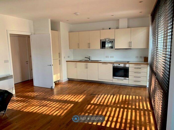 2 Bedroom Flat To Rent In Exchange House, London, N8