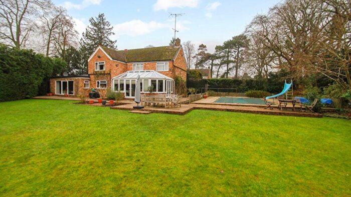 4 Bedroom Detached House For Sale In Badgers Wood, Farnham Common, Buckinghamshire, SL2