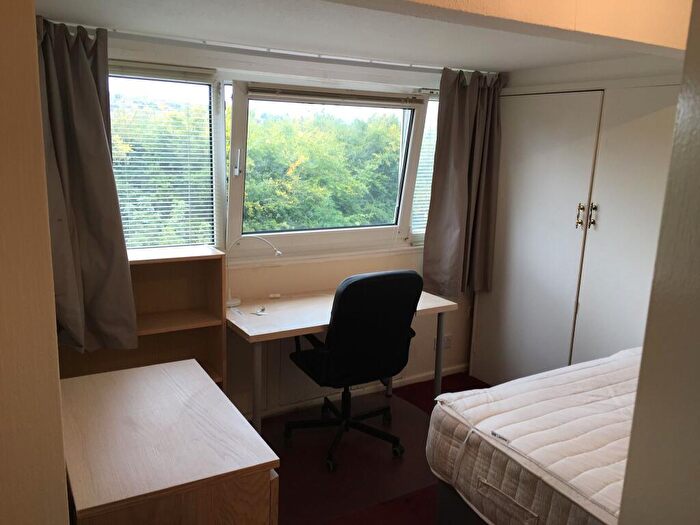 4 Bedroom Semi-Detached House To Rent In Coleman, Brighton, BN1