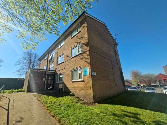 2 Bedroom Flat To Rent In Sherborne Court, Prestwich, Manchester, M25