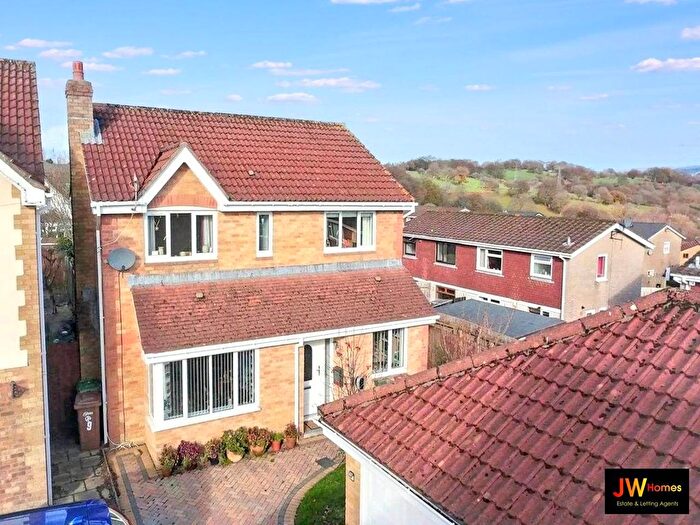 4 Bedroom Detached House For Sale In Cae Celyn, Croespenmaen, Crumlin, NP11