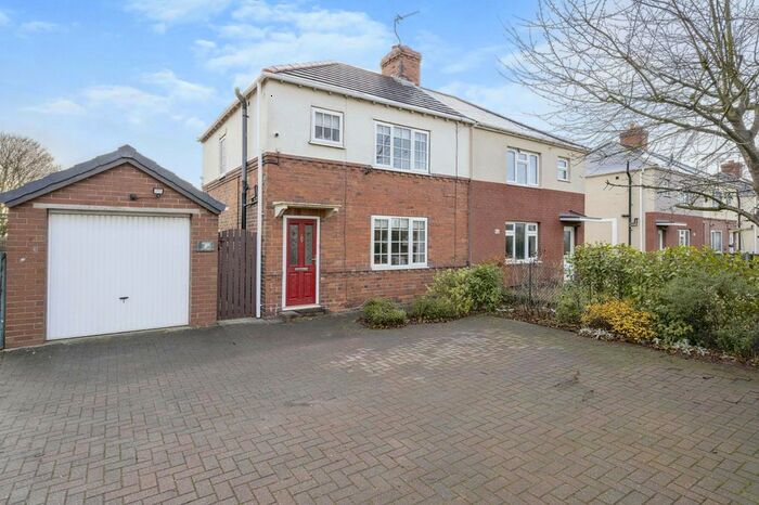 3 Bedroom Semi-Detached House For Sale In Bearswood Grove, Tudworth Road, Hatfield, Doncaster DN7