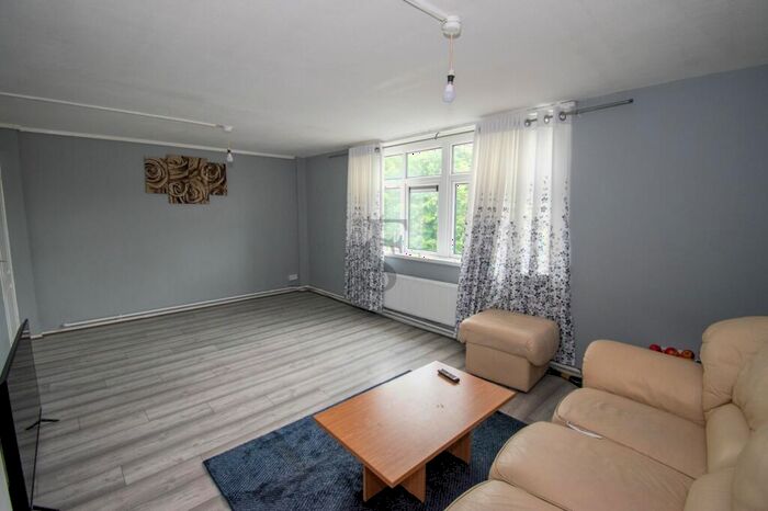2 Bedroom Maisonette For Sale In Kashmir Road, Leicester, LE1