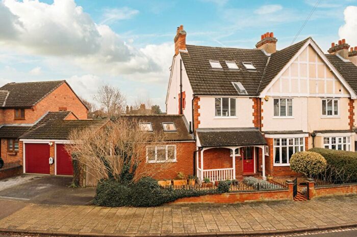 4 Bedroom Semi-Detached House For Sale In Beverley Crescent, Bedford, MK40
