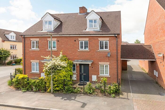 3 Bedroom Semi-Detached House For Sale In Robinson Road, Boars Hill, OX1