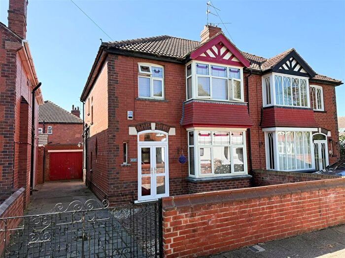 3 Bedroom Semi-Detached House For Sale In Welbeck Road, Doncaster, DN4
