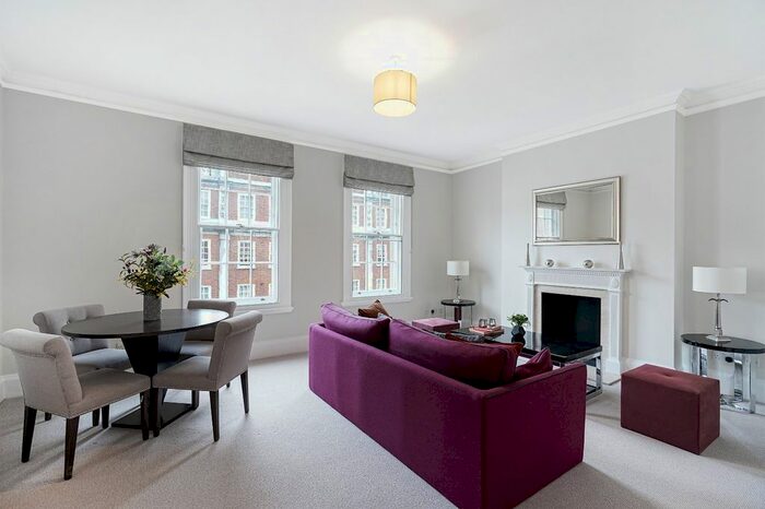 2 Bedroom Maisonette To Rent In North Audley Street, Mayfair, London, W1K