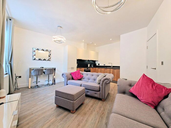 1 Bedroom Flat For Sale In Homer Road, Solihull, West Midlands, B91