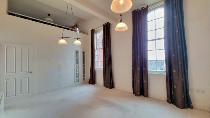 2 Bedroom Flat To Rent In Highcroft Hall, Erdington, B23