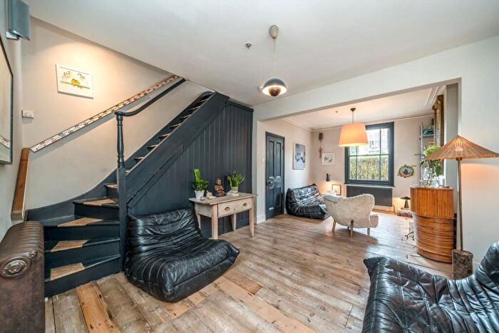 3 Bedroom House For Sale In Tyneham Road, Shaftesbury Estate, SW11