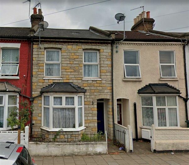 3 Bedroom Terraced House To Rent In Fountain Road, London, SW17