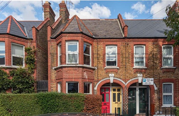 2 Bedroom Flat To Rent In Brettenham Road, London, E17