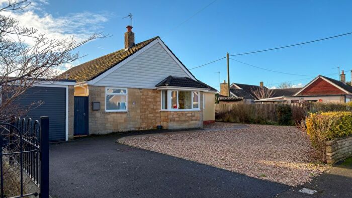 3 Bedroom Bungalow To Rent In Ancil Avenue, Launton, Bicester, Oxfordshire, OX26