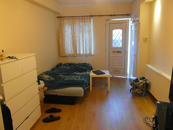 Studio To Rent In Norwood Road, Southall, UB2