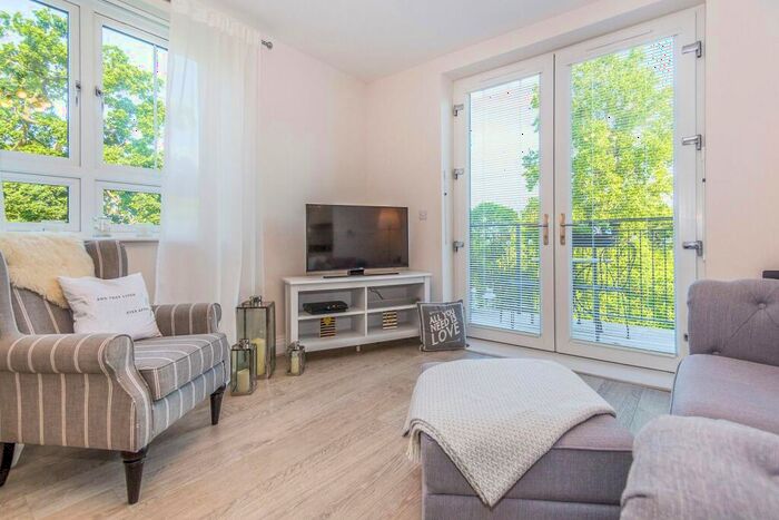 2 Bedroom Apartment To Rent In Queens Quarter, Binfield, RG42