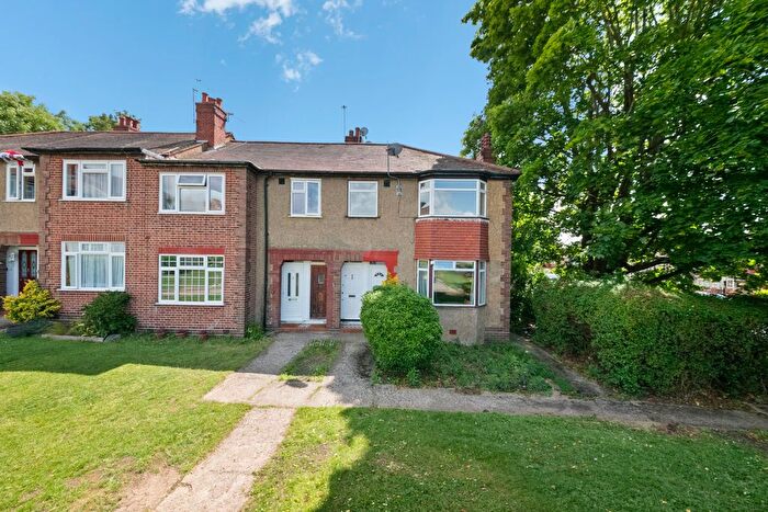 2 Bedroom Maisonette For Sale In Floriston Court, Whitton Avenue West, UB5